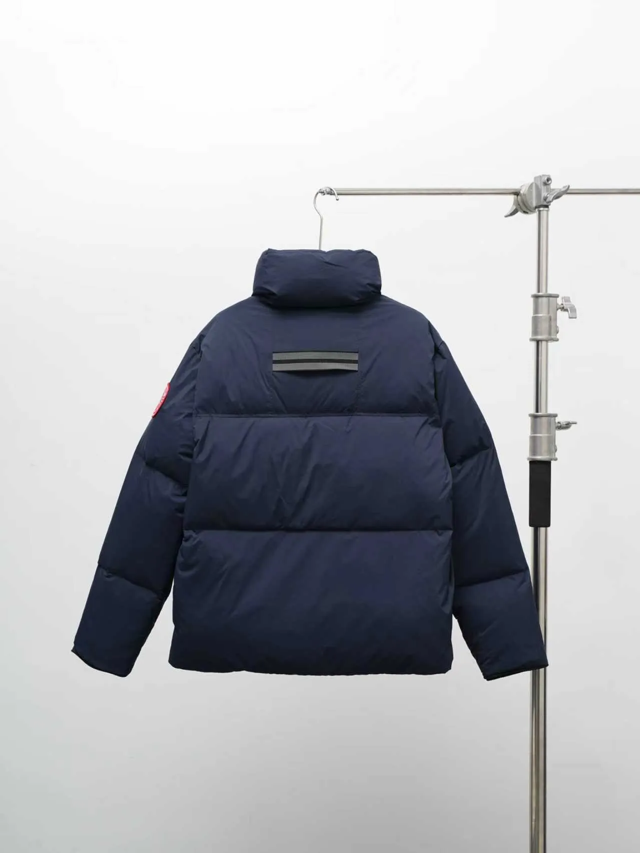 P840 Counter quality stand-up collar Sibu jacket [Exclusively for foreign trade] [Interchangeable black label and red label] Canada Goose LAWRENCE series quilted windproof and waterproof straight stand-up collar zipper down jacket Lawrence Puffer Jaet men's stand-up collar down jacket Color: black with red label. Size: XS S M L XL XXL.